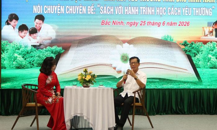  Chương trình nói chuyện chuyên đề "Sách với hành trình học cách yêu thương". 