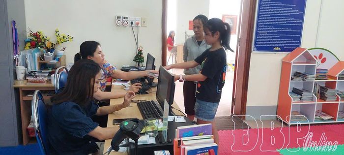 Sau khi đọc xong tại Thư viện, các em còn mượn về.
