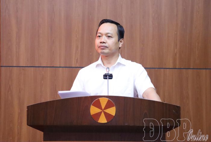 Bí thư Tỉnh ủy Trần Tiến Dũng phát biểu kết luận phiên họp. 