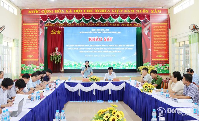 Phó Trưởng đoàn chuyên trách Đoàn đại biểu Quốc hội thành phố Đồng Nai Điểu Huỳnh Sang phát biểu kết luận tại buổi làm việc với xã Nha Bích. Ảnh: Ngọc Thuận 