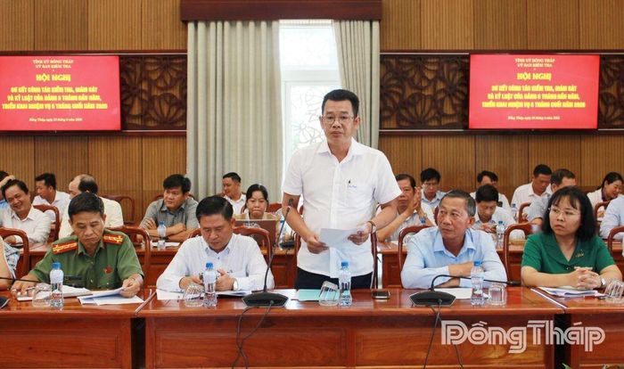 Đại biểu phát biểu thảo luận tại hội nghị.