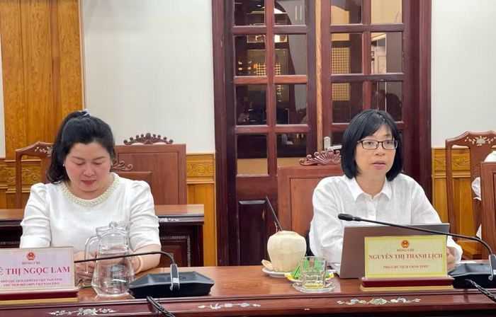  Phó Chủ tịch UBND tỉnh Nguyễn Thị Thanh Lịch đề nghị Trung ương Hội LHPN Việt Nam hướng dẫn thống nhất quy trình tổ chức, lựa chọn đối tượng, giải ngân và theo dõi hiệu quả chương trình. Ảnh: Hải Yến 