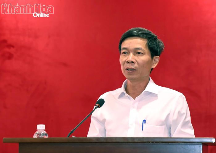 Lãnh đạo phường Nam Nha Trang phát biểu tại lễ phát động.