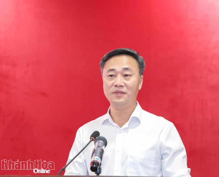 Đồng chí Chủ tịch UBND tỉnh Nguyễn Việt Hùng phát biểu tại lễ phát động.