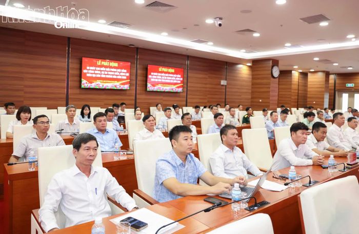 Các đơn vị, địa phương tham dự lễ phát động.