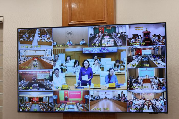 Đại biểu dự hội nghị tại các điểm cầu. 