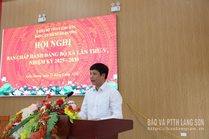 Bí thư Đảng ủy xã Xuân Dương phát biểu khai mạc hội nghị