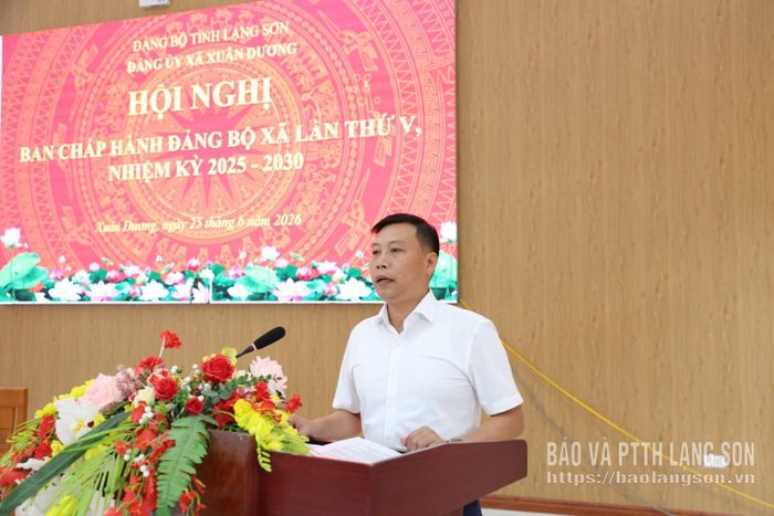 Chủ tịch UBND xã Xuân Dương phát biểu tại hội nghị