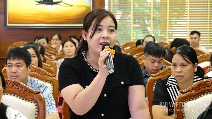 Cán bộ Trung tâm Y tế khu vực Văn Lãng chia sẻ thực tiễn công tác xã hội tại đơn vị