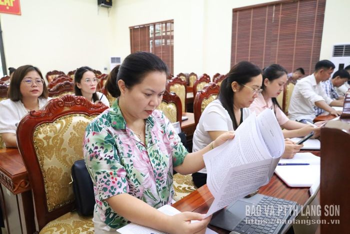 Đại diện Ủy ban MTTQ Việt Nam các xã tham dự cuộc kiểm tra