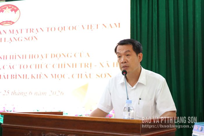 Lãnh đạo Ủy ban MTTQ Việt Nam xã Châu Sơn làm rõ một số nội dung tại cuộc kiểm tra