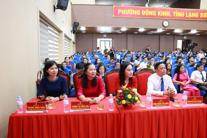 Các đại biểu dự bế mạc hội thi