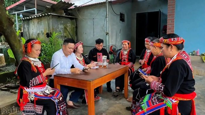 Mạng lưới chuyển đổi số cộng đồng rộng khắp từ vùng thấp đến vùng cao.