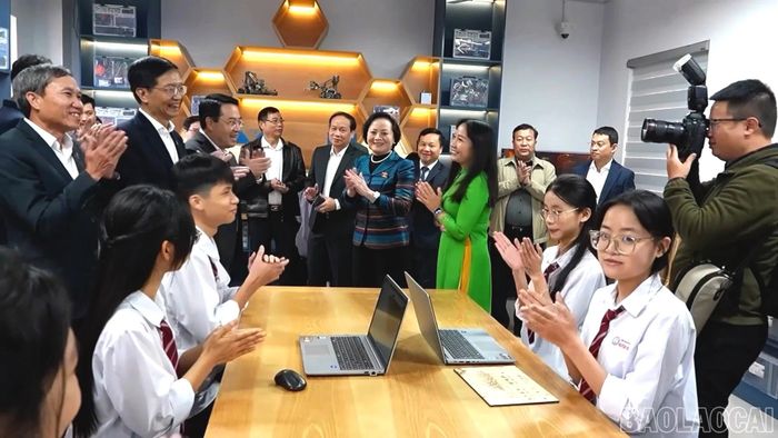 Chuyển đổi số mạnh mẽ trên nhiều lĩnh vực.