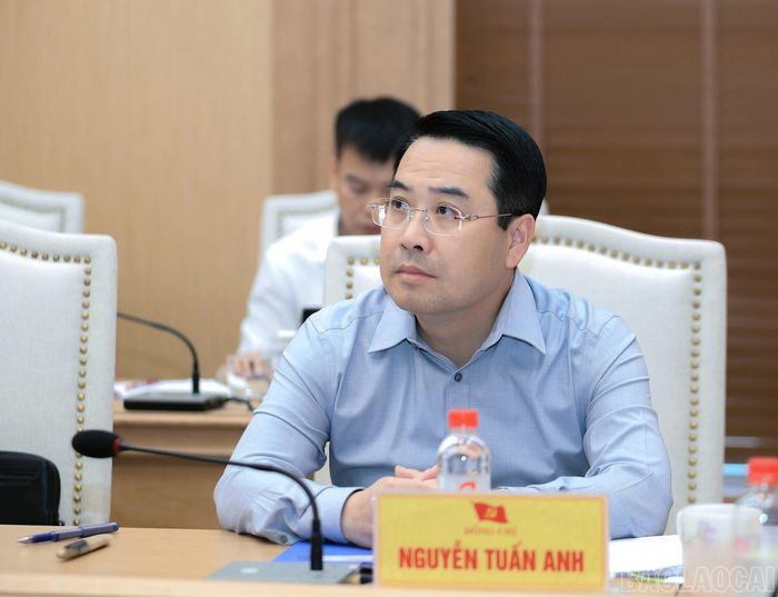 Đồng chí Nguyễn Tuấn Anh - Phó Bí thư Tỉnh ủy, Chủ tịch UBND tỉnh dự hội nghị.