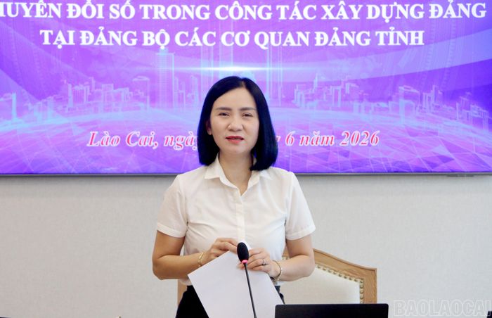 Phó Bí thư Đảng ủy các cơ quan Đảng tỉnh Lê Thị Thanh Bình phát biểu kết luận Tọa đàm.