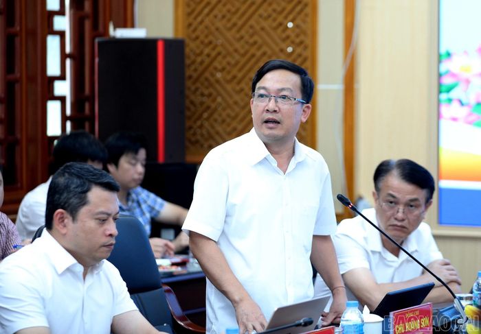 Các đại biểu phát biểu tại buổi làm việc.
