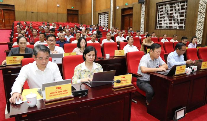 Các đại biểu dự hội nghị.