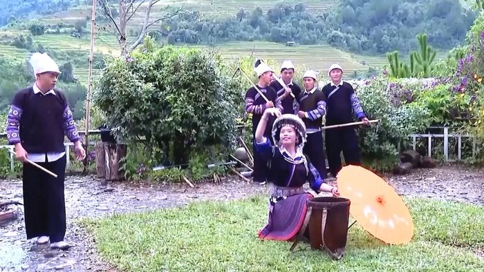 Thanh niên trở thành cầu nối đưa bản sắc văn hóa dân tộc đến gần hơn với cộng đồng và du khách.