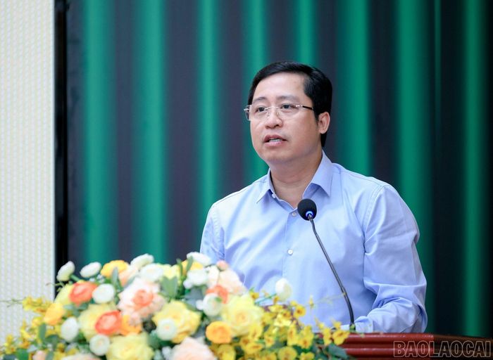Đồng chí Dương Quốc Huy - Bí thư Tỉnh ủy phát biểu kết luận buổi làm việc.