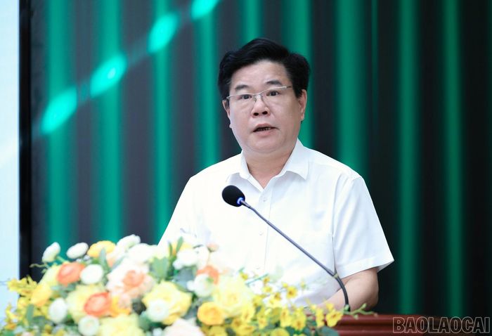 Giám đốc Sở Y tế phát biểu tại buổi làm việc.