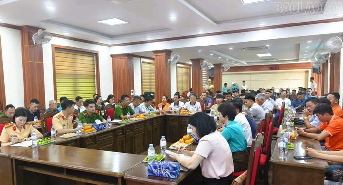 Các đại biểu tham dự chương trình.
