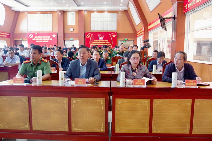 Đại diện lãnh đạo các sở, ngành tham dự hội nghị