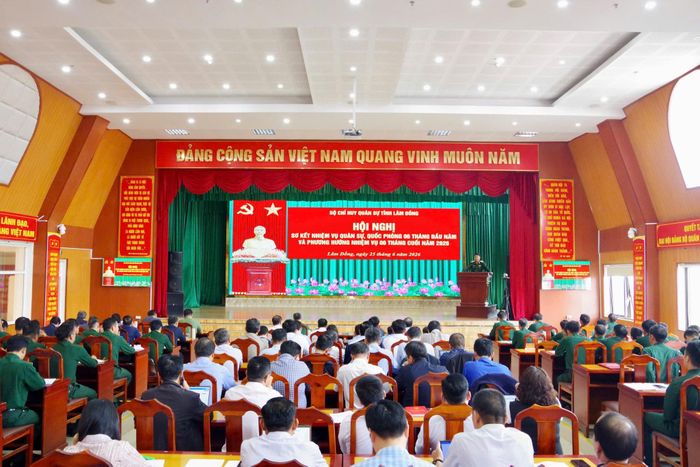 Quang cảnh hội nghị