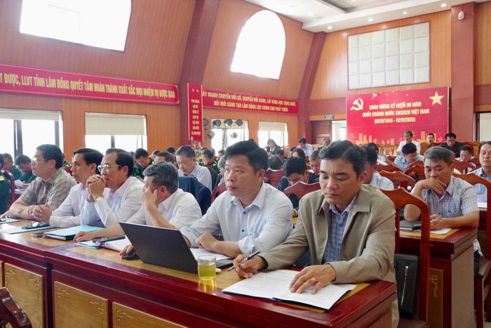 Lãnh đạo các địa phương tham dự hội nghị
