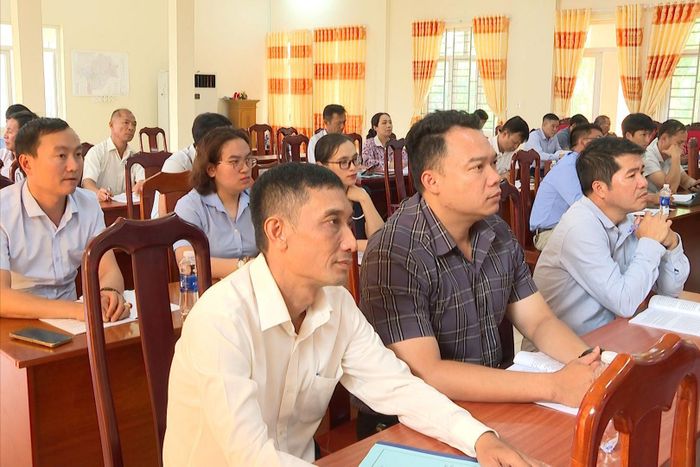 Các đại biểu tập trung theo dõi nội dung tập huấn