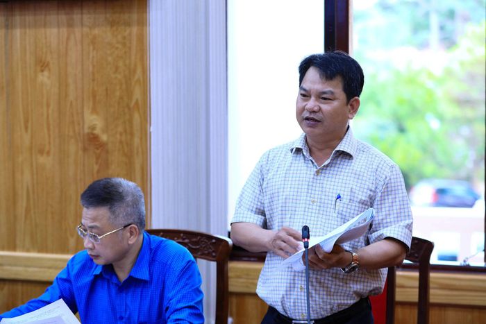 Giám đốc Ban Quản lý dự án đầu tư số 1 tỉnh Lâm Đồng Nguyễn Nhân Bản báo cáo về hồ sơ đề xuất điều chỉnh chủ trương đầu tư cao tốc Bảo Lộc - Liên Khương và Tân Phú - Bảo Lộc