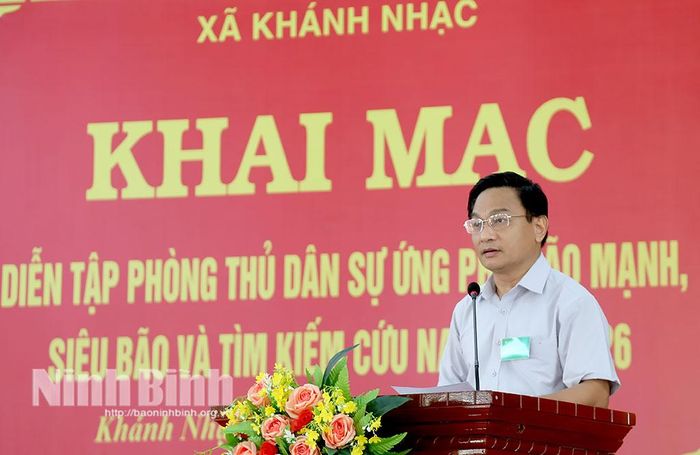 Lãnh đạo xã Khánh Nhạc phát biểu tại hội nghị. Ảnh: Minh Đường