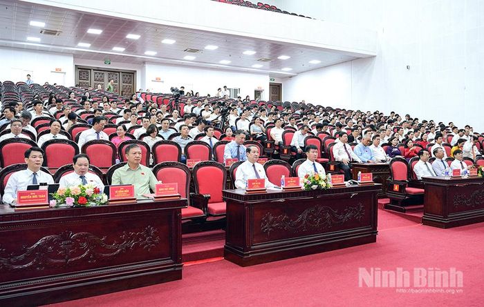 Các đại biểu dự Kỳ họp.