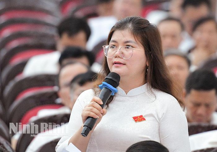 Đại biểu Đỗ Thị Dung chất vấn về lĩnh vực y tế.