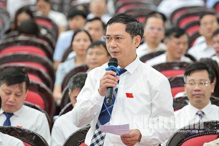 Đại biểu Đỗ Văn Hoan chất vấn về lĩnh vực thu ngân sách.