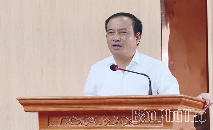 Đồng chí Lương Đức Minh - Ủy viên Ban Thường vụ Tỉnh ủy, Trưởng Ban Tuyên giáo và Dân vận Tỉnh ủy phát biểu tại hội nghị.