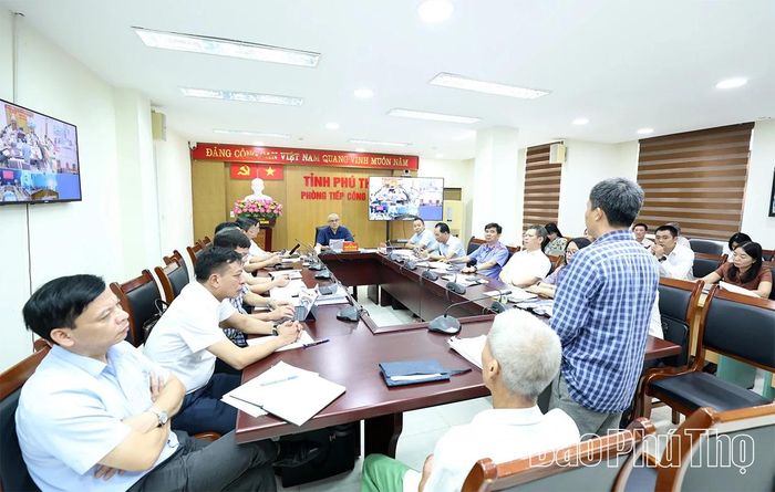 Quang cảnh buổi tiếp công dân.