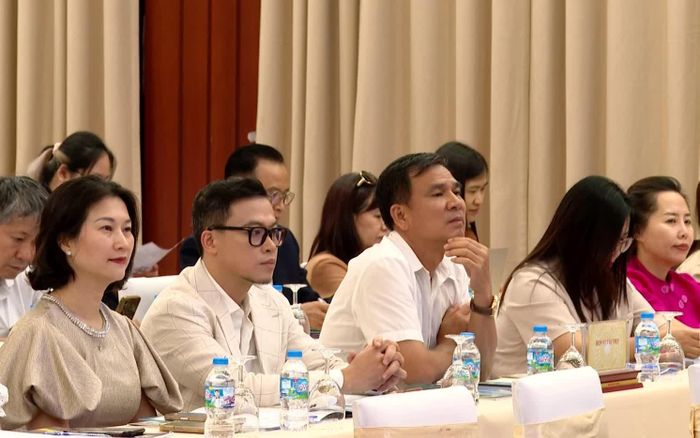 Các đại biểu tham dự buổi họp báo - Ảnh: T.T