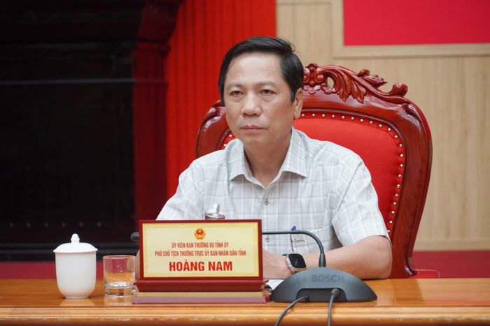 Đồng chí Hoàng Nam, Phó Chủ tịch Thường trực UBND tỉnh tham dự hội nghị tại điểm cầu tỉnh Quảng Trị - Ảnh: H.L