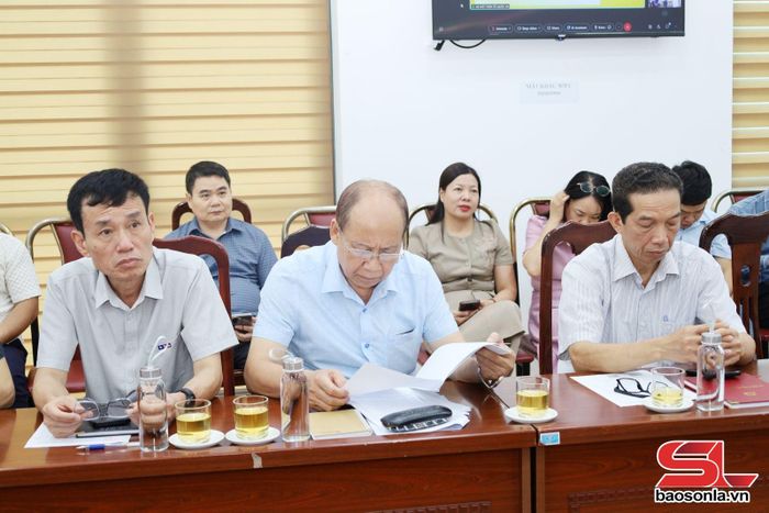 Các đại biểu tham dự hội nghị.