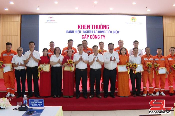 Công ty Điện lực Sơn La biểu dương 25 lao động tiêu biểu.