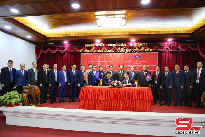 Ký kết Biên bản ghi nhớ giai đoạn 2026 - 2029 giữa tỉnh Sơn La và tỉnh Luông Pha Bang.