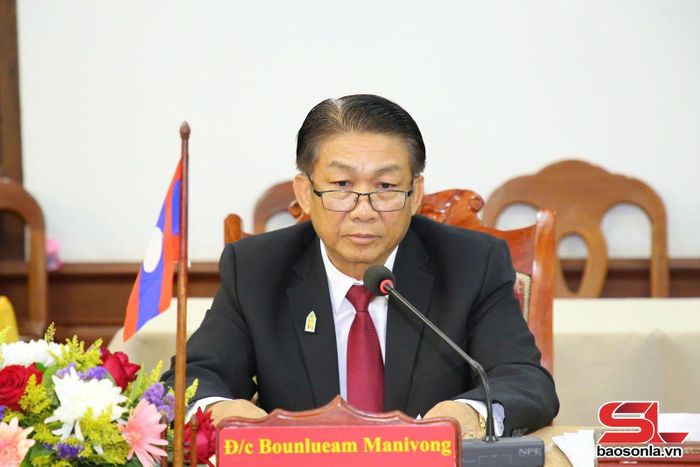 Đồng chí Bun Lươm Mạ Ni Vông, Ủy viên Ban Chấp hành Trung ương Đảng Nhân dân Cách mạng Lào, Bí thư Tỉnh ủy, Chủ tịch HĐND tỉnh Luông Pha Bang.