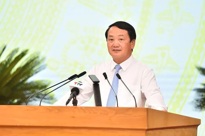 Đồng chí Bí thư Tỉnh ủy Hầu A Lềnh phát biểu chỉ đạo tại kỳ họp.
