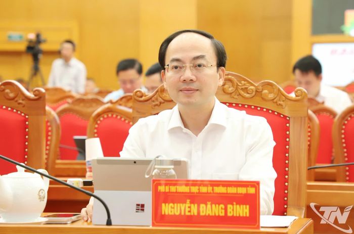 Đồng chí Nguyễn Đăng Bình, Phó Bí thư Thường trực Tỉnh ủy, Trưởng Đoàn ĐBQH tỉnh, dự Kỳ họp.