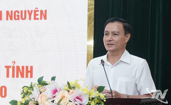 Đồng chí Vũ Duy Hoàng, Ủy viên Ban Thường vụ Tỉnh ủy, Phó Chủ tịch Thường trực Ủy ban MTTQ tỉnh phát biểu chỉ đạo Hội nghị.