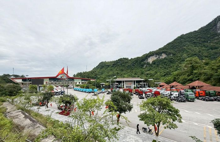  Cửa khẩu quốc tế Hữu Nghị Lạng Sơn 