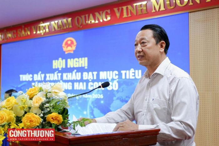 Phó Chủ tịch Liên đoàn Thương mại và Công nghiệp Việt Nam (VCCI) Nguyễn Quang Vinh phát biểu tại Hội nghị.
