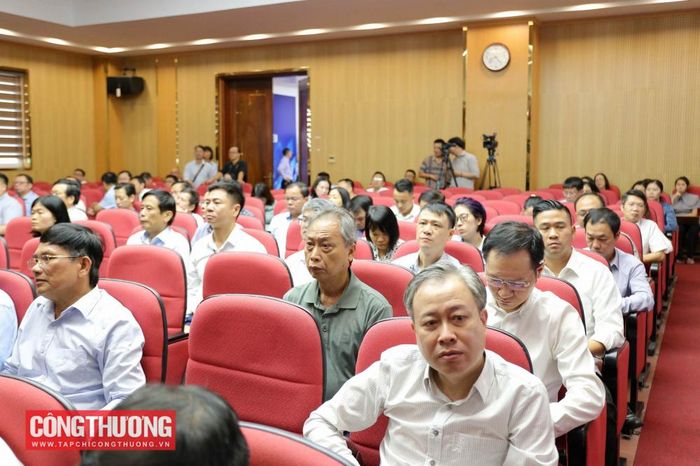 Các đại biểu tham dự Hội nghị