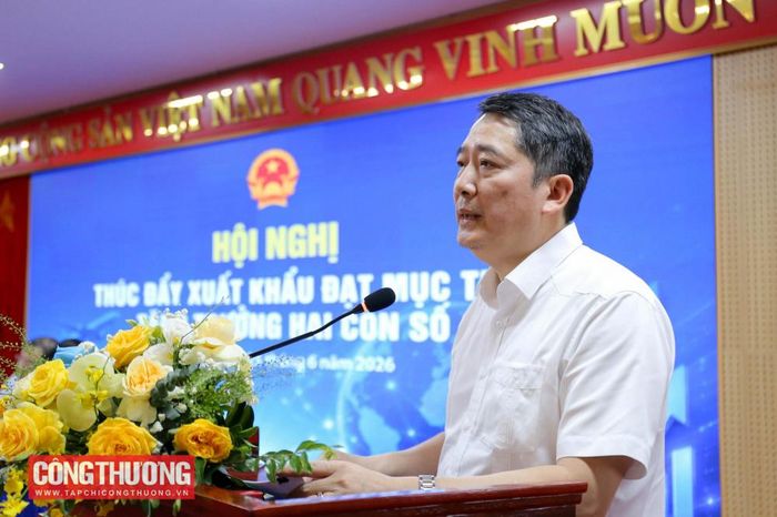 Thứ trưởng Bộ Tài chính Cao Anh Tuấn phát biểu tại Hội nghị.
